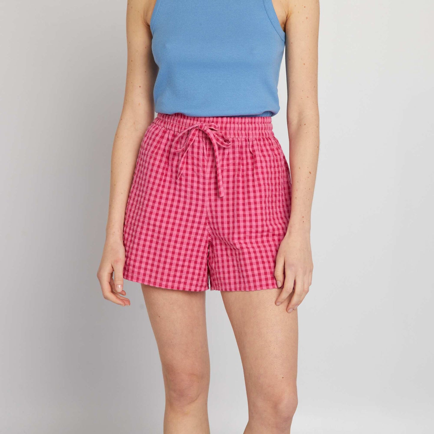 Short gaufré avec imprimé vichy Rose