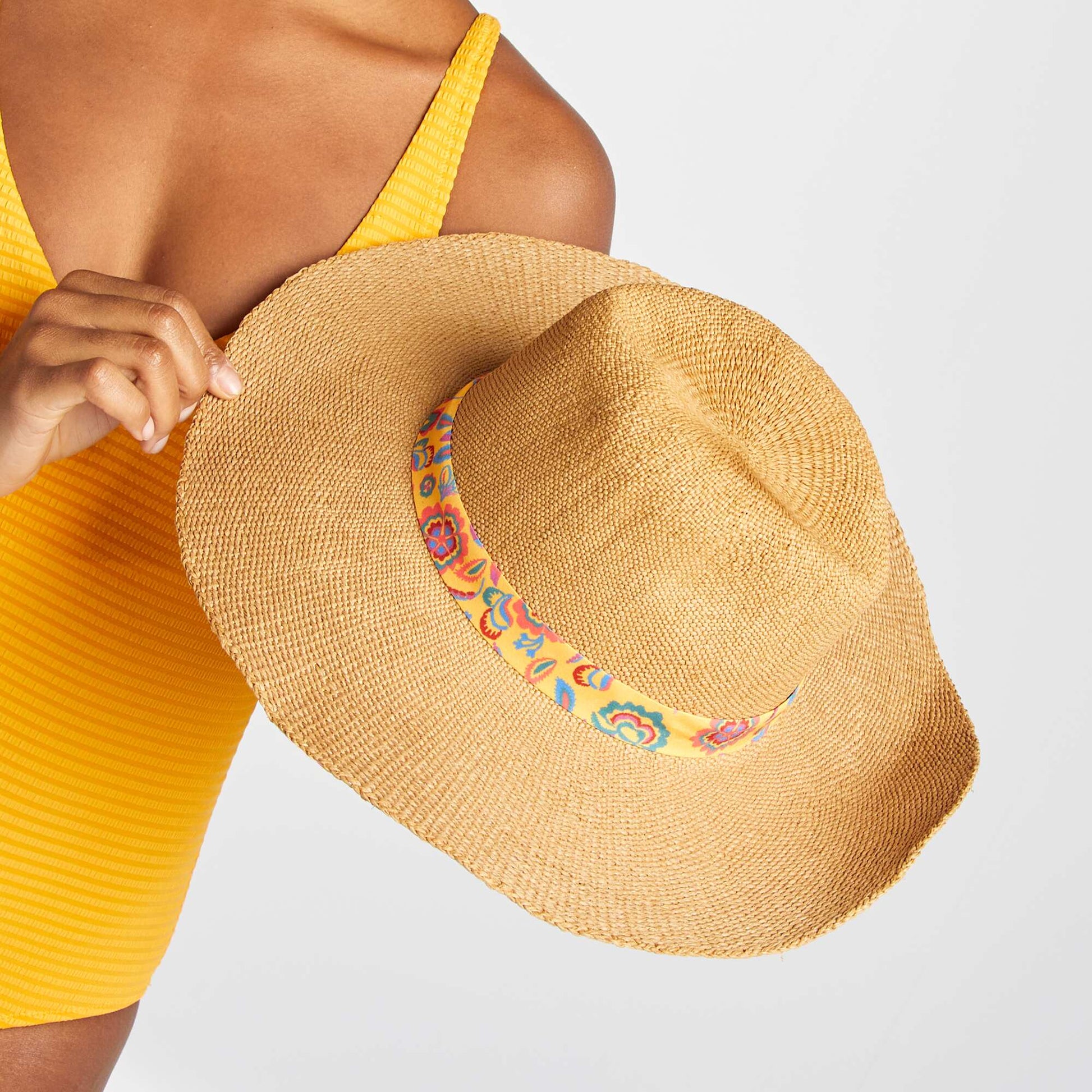 Chapeau de paille avec ruban à motif JAUNE