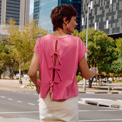 T-shirt à manches courtes avec dos ouvert ROSE