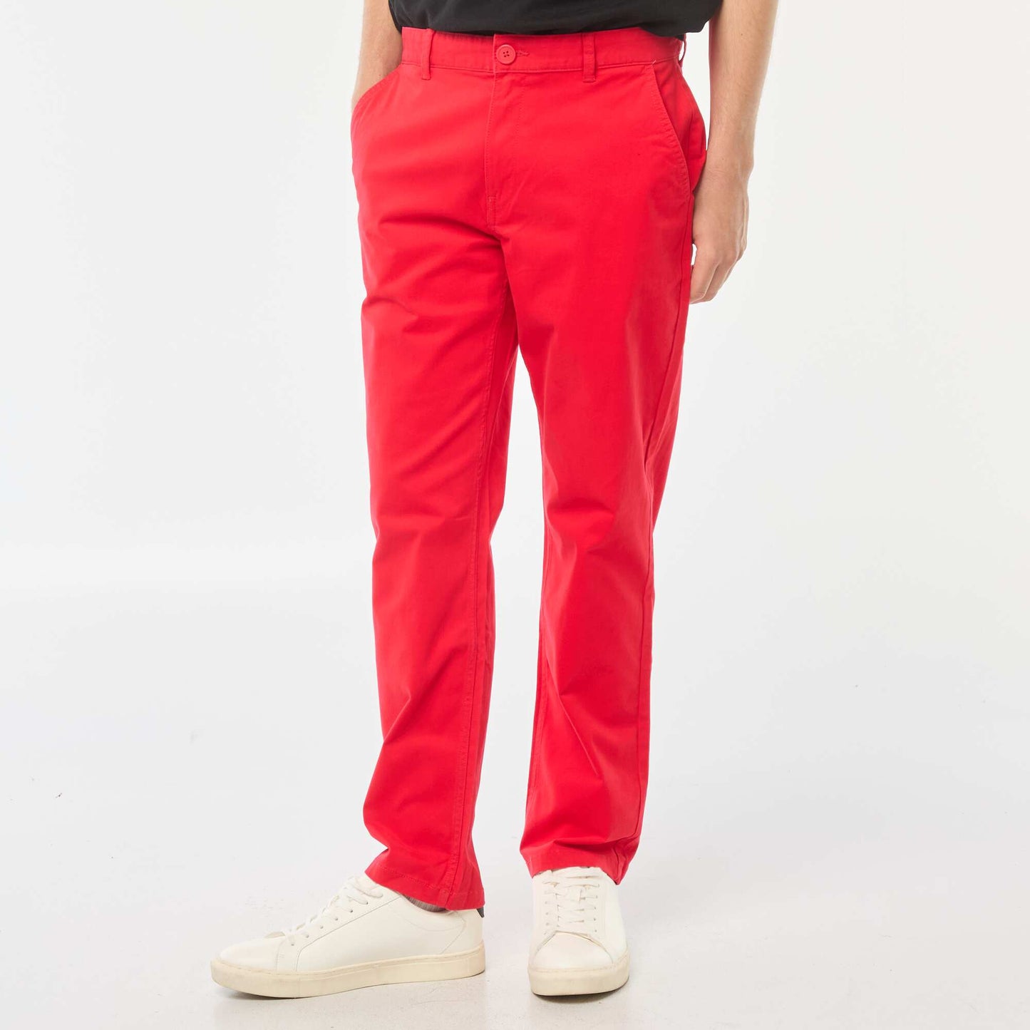 Pantalon chino uni avec revers à la base ROUGE