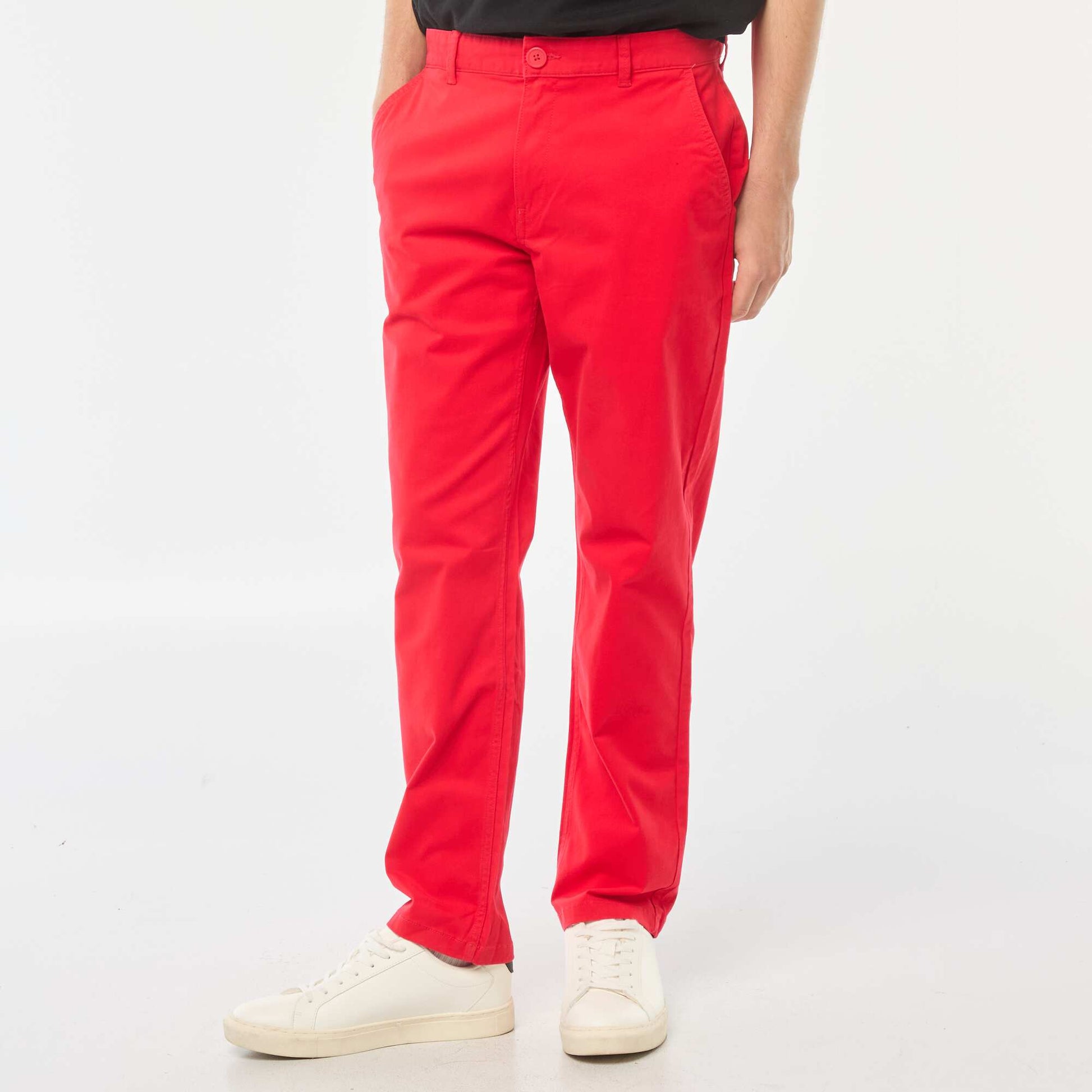 Pantalon chino uni avec revers à la base ROUGE