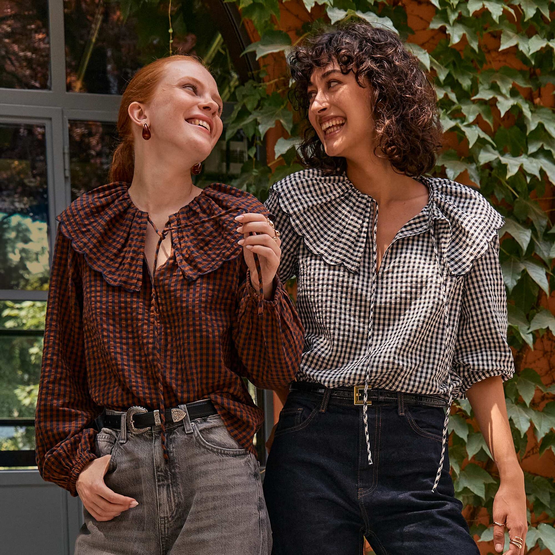 Blouse avec large col claudine NOIR