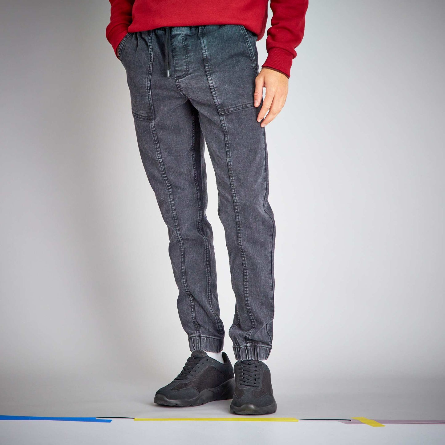 Jean jogger à taille élastiquée Gris noir