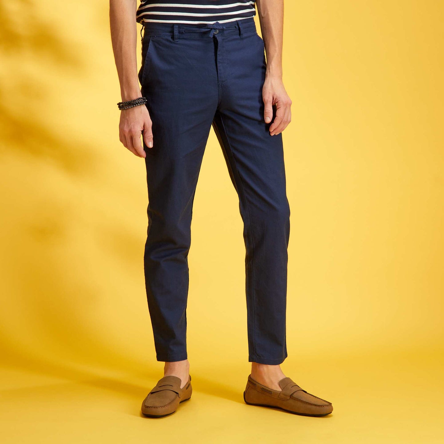 Pantalon chino en lin bleu noir