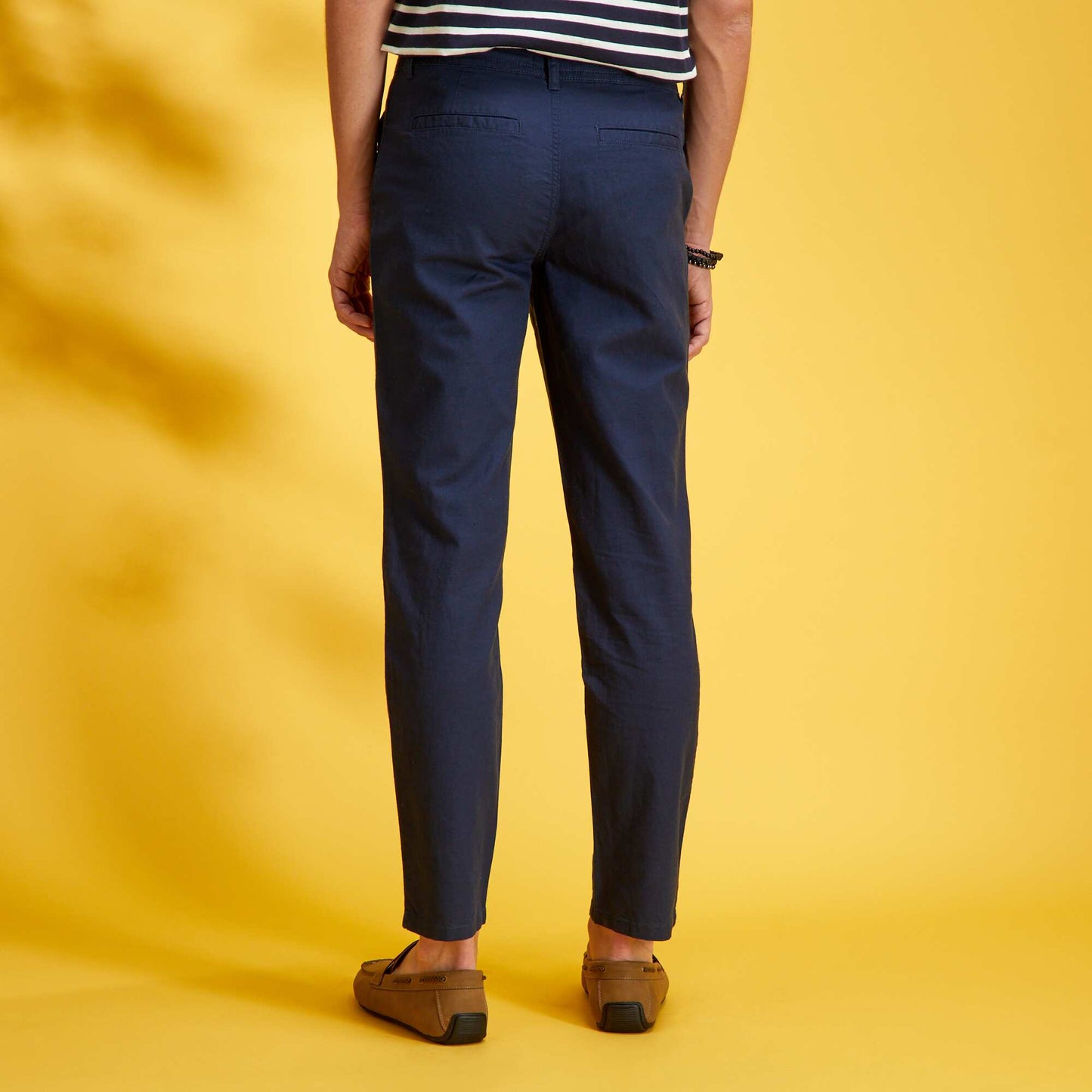 Pantalon chino en lin bleu noir